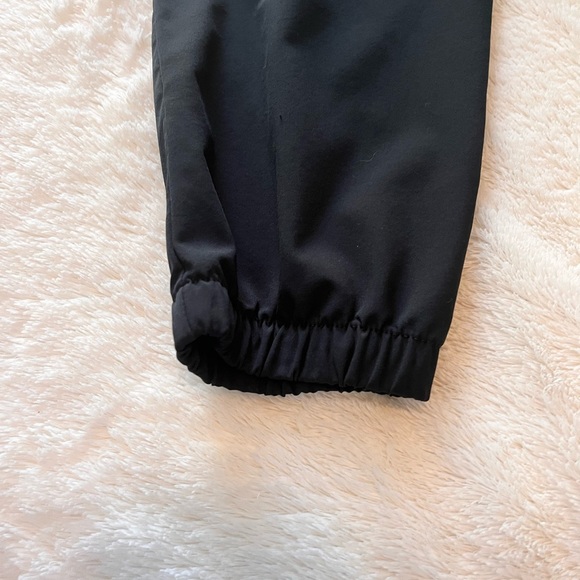 Women’s Under Armor Joggers - Picture 3 of 6